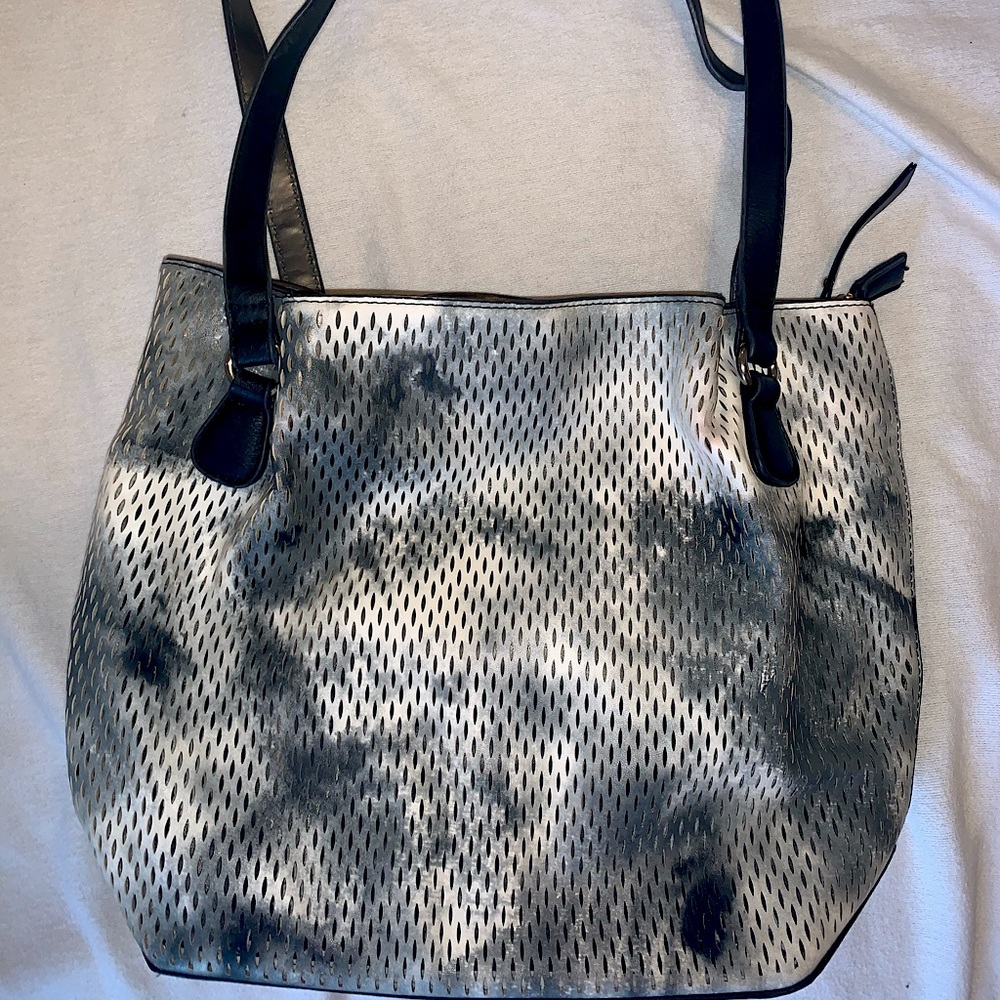 PATTERNED VEGAN LEATHER HANDBAG